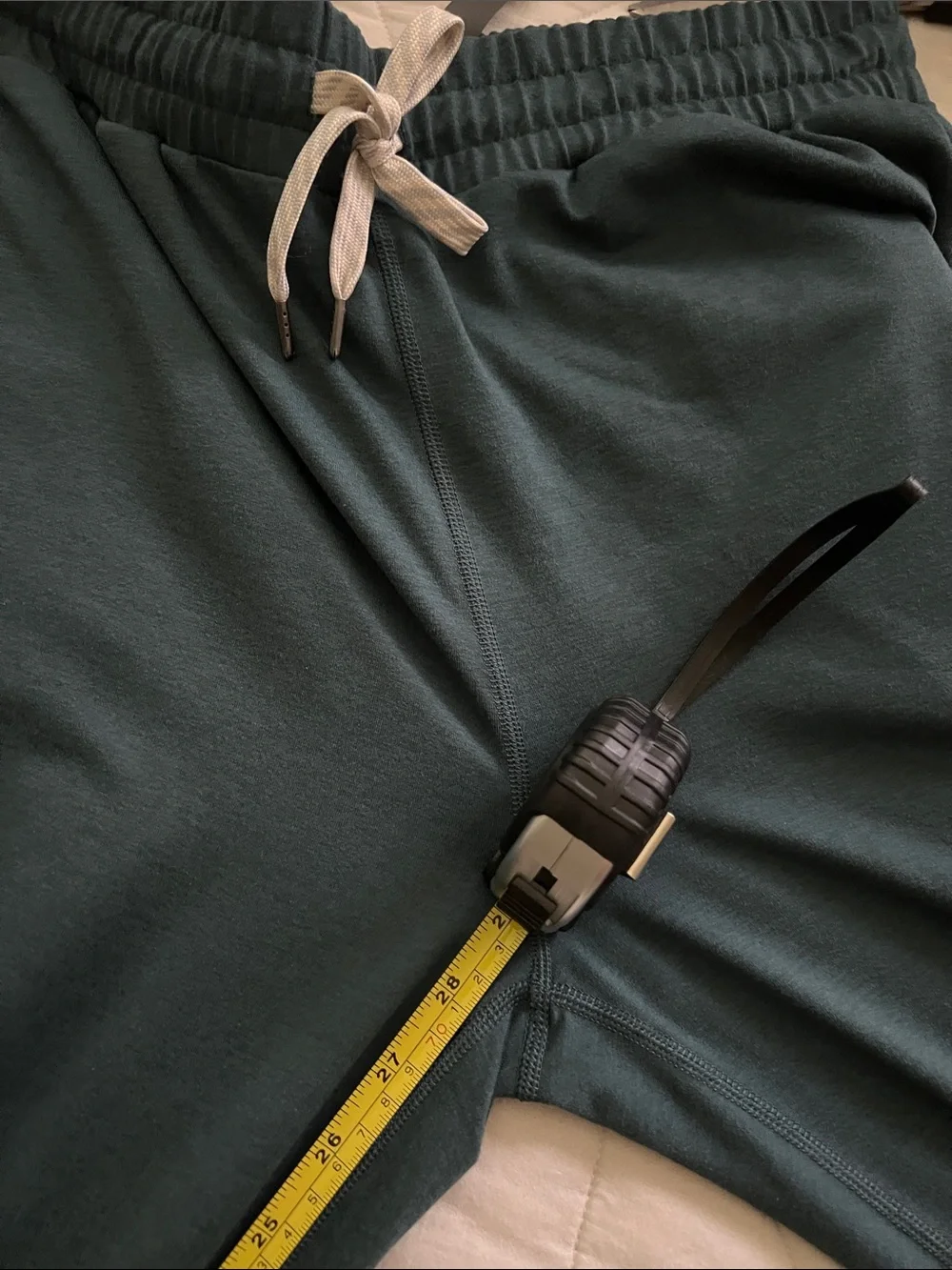 VUORI performance joggers with pockets medium